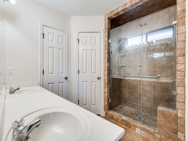 8220 Saddlebrook Drive, Benbrook, TX 76116