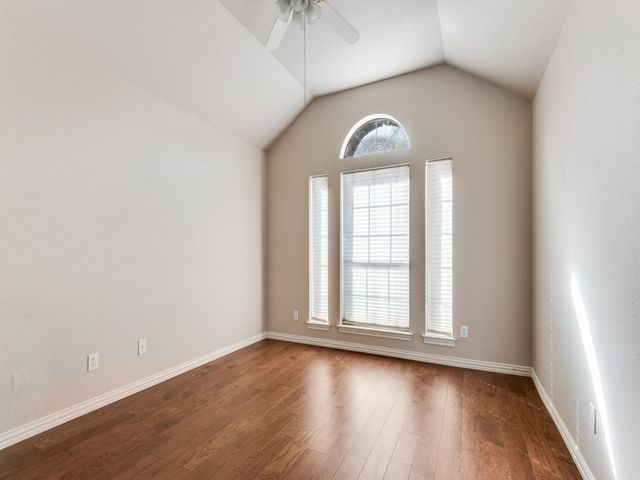 8220 Saddlebrook Drive, Benbrook, TX 76116