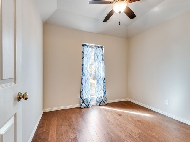 8220 Saddlebrook Drive, Benbrook, TX 76116