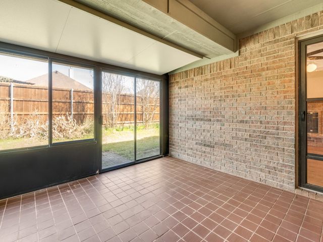 8220 Saddlebrook Drive, Benbrook, TX 76116