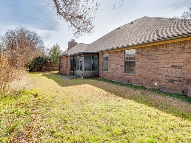 8220 Saddlebrook Drive, Benbrook, TX 76116