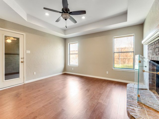 8220 Saddlebrook Drive, Benbrook, TX 76116