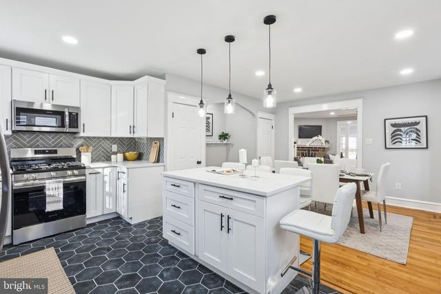 352 LAKEVIEW AVE, Drexel Hill, PA 19026