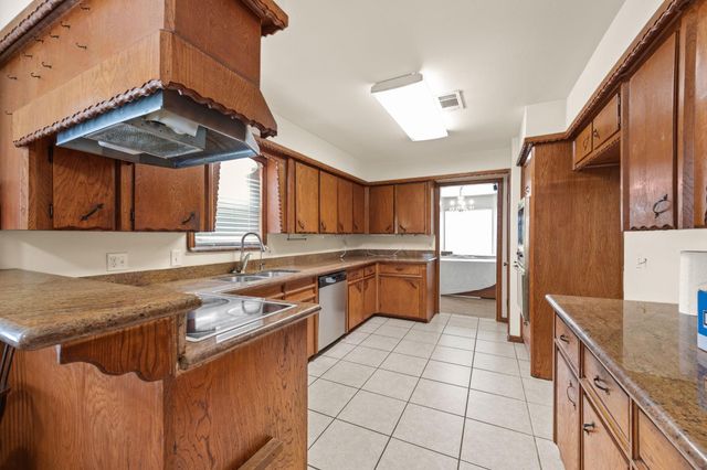1714 Droxford Drive, Houston, TX 77008