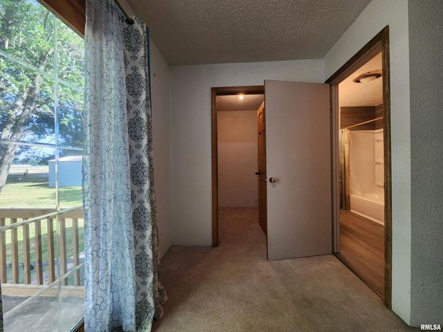 10107 Sugar Creek Road, Benton, IL 62812