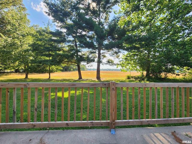 10107 Sugar Creek Road, Benton, IL 62812