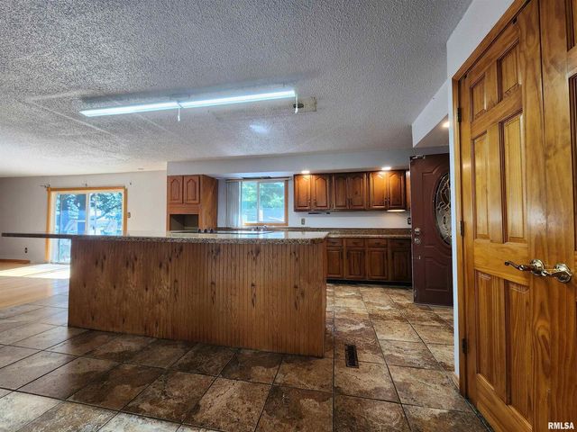 10107 Sugar Creek Road, Benton, IL 62812