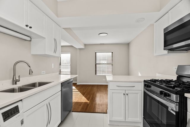 4525 S Drexel Boulevard 3W, Chicago, IL 60653