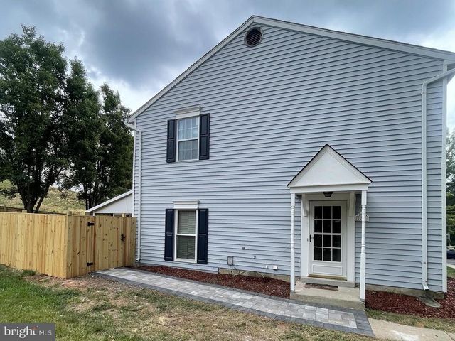 2745 RED OAK LN, Glenarden, MD 20706