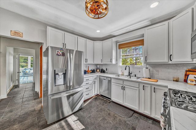 177 Highland RD, Vinton, VA 24179