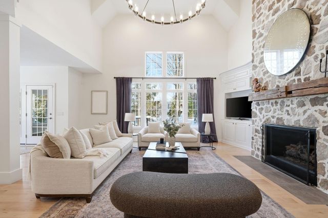 8552 Misty Woods Circle, Powell, OH 43065