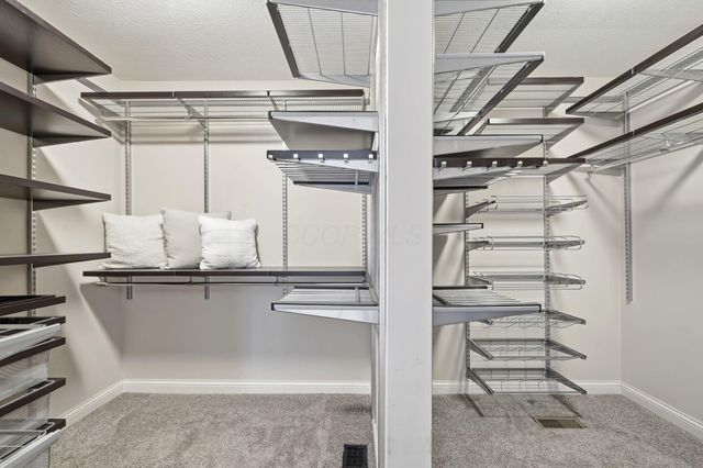 8552 Misty Woods Circle, Powell, OH 43065