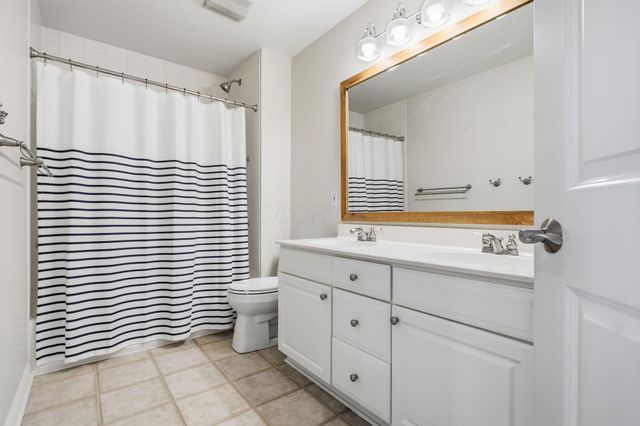 8552 Misty Woods Circle, Powell, OH 43065