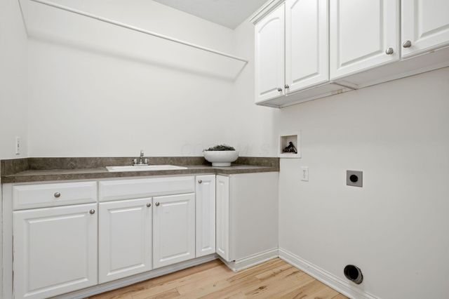 8552 Misty Woods Circle, Powell, OH 43065