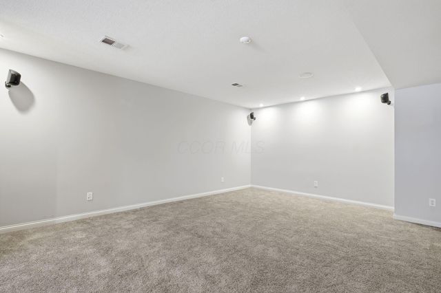 8552 Misty Woods Circle, Powell, OH 43065