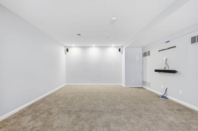 8552 Misty Woods Circle, Powell, OH 43065