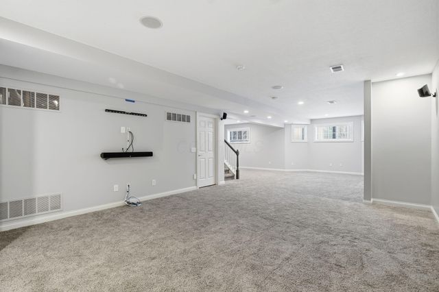 8552 Misty Woods Circle, Powell, OH 43065