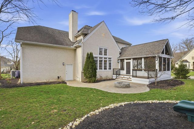 8552 Misty Woods Circle, Powell, OH 43065