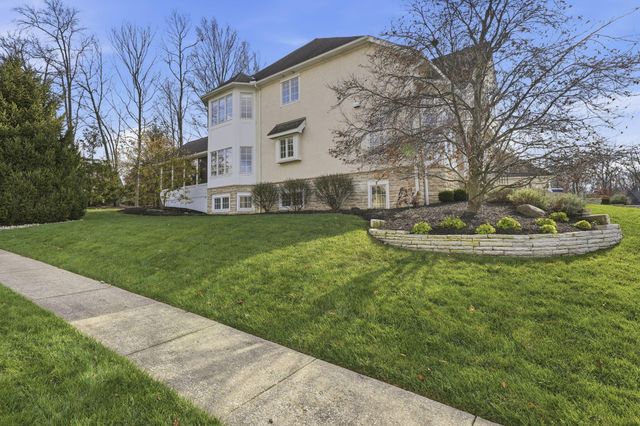 8552 Misty Woods Circle, Powell, OH 43065