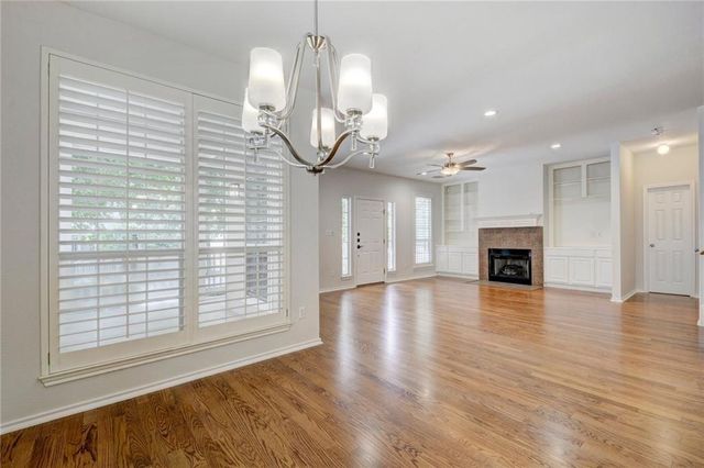 2614 Kinney Oaks CT, Austin, TX 78704