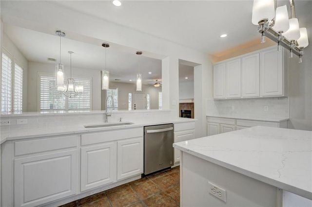 2614 Kinney Oaks CT, Austin, TX 78704