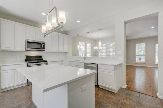 2614 Kinney Oaks CT, Austin, TX 78704