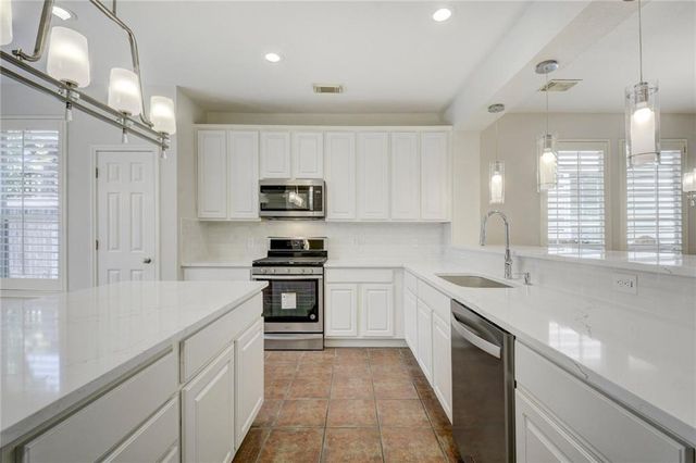 2614 Kinney Oaks CT, Austin, TX 78704