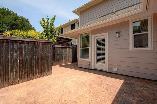 2614 Kinney Oaks CT, Austin, TX 78704