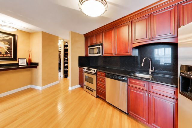 211 E OHIO Street 2902, Chicago, IL 60611