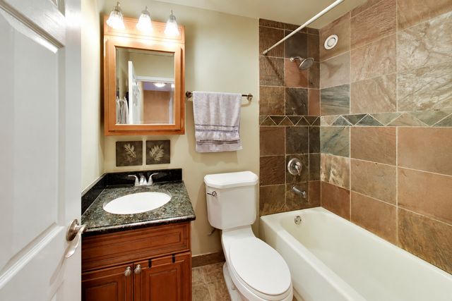 211 E OHIO Street 2902, Chicago, IL 60611