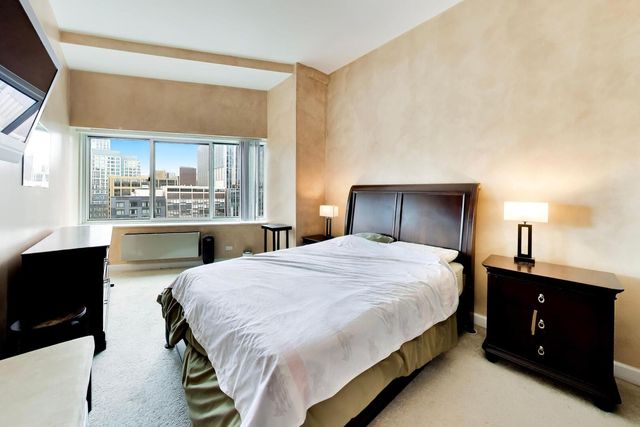 211 E OHIO Street 2902, Chicago, IL 60611