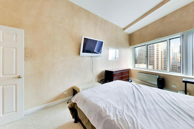 211 E OHIO Street 2902, Chicago, IL 60611