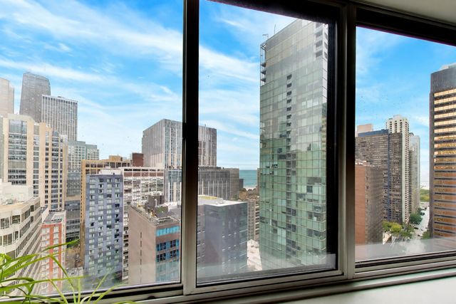 211 E OHIO Street 2902, Chicago, IL 60611