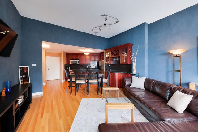 211 E OHIO Street 2902, Chicago, IL 60611