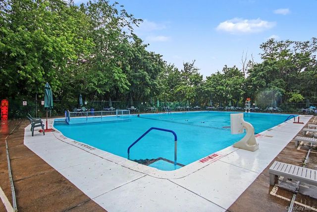 7 Balint Drive 510, Yonkers, NY 10710
