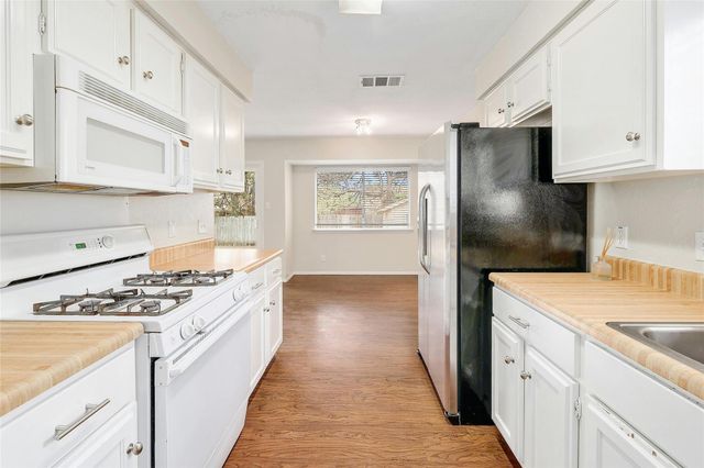 11707 NW Running Fox TRL, Austin, TX 78759