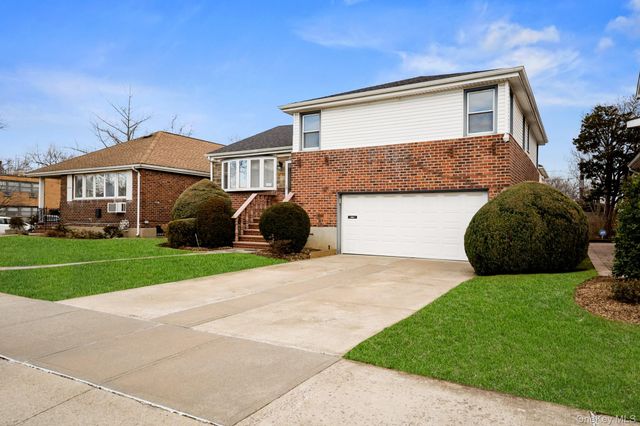 79-09 260th Street, Floral Park, NY 11004