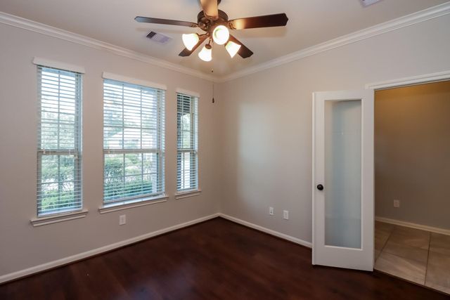 2 Bellshill Circle, Conroe, TX 77304