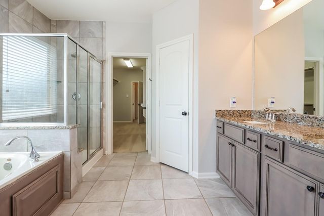 2 Bellshill Circle, Conroe, TX 77304