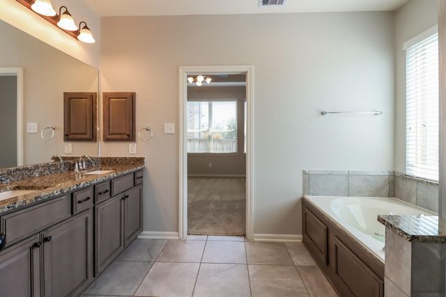 2 Bellshill Circle, Conroe, TX 77304