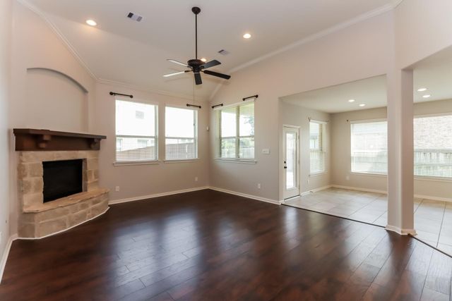 2 Bellshill Circle, Conroe, TX 77304