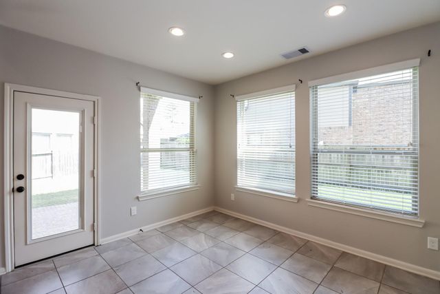 2 Bellshill Circle, Conroe, TX 77304