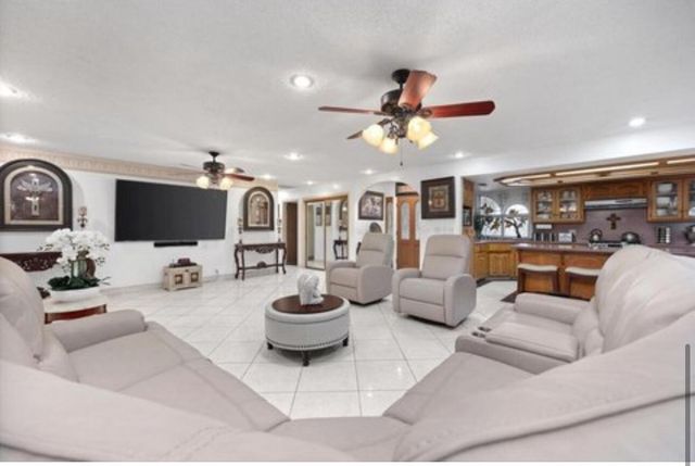 22981 Ave 72, Terra Bella, CA 93270