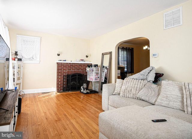 8004 MANOR RD, Parkville, MD 21234