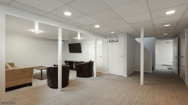 9 Settlers Ln, Westfield Town, NJ 07090