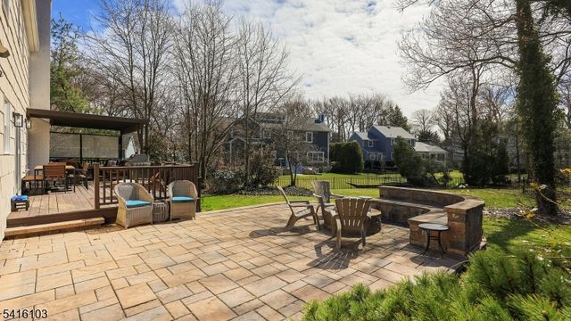 9 Settlers Ln, Westfield Town, NJ 07090