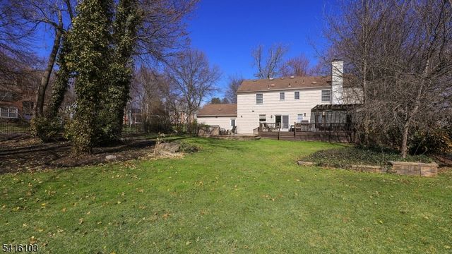 9 Settlers Ln, Westfield Town, NJ 07090