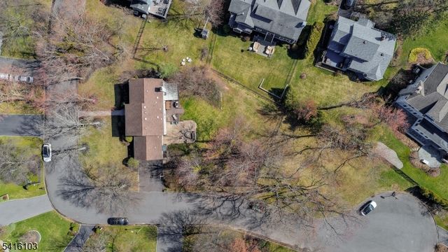 9 Settlers Ln, Westfield Town, NJ 07090