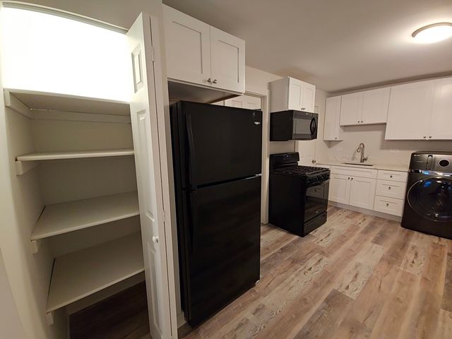 2216 W 21st Place 1F, Chicago, IL 60608