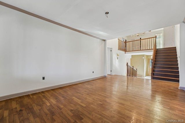 36 Winesap Lane, Monsey, NY 10952